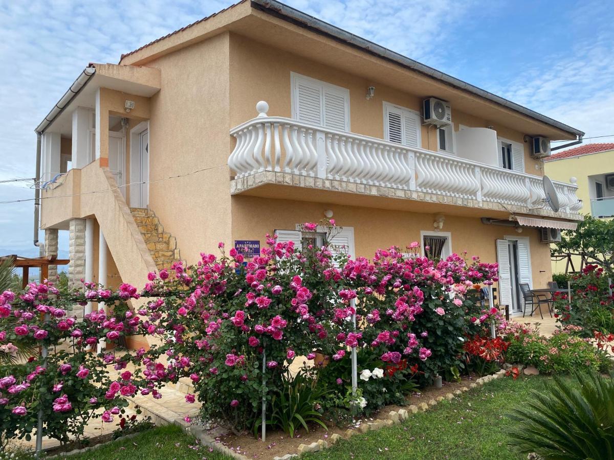 Apartments Lolo Privlaka  Exterior photo